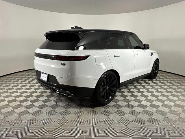 Photo of 2023 Fuji White Land Rover Range Rover Sport