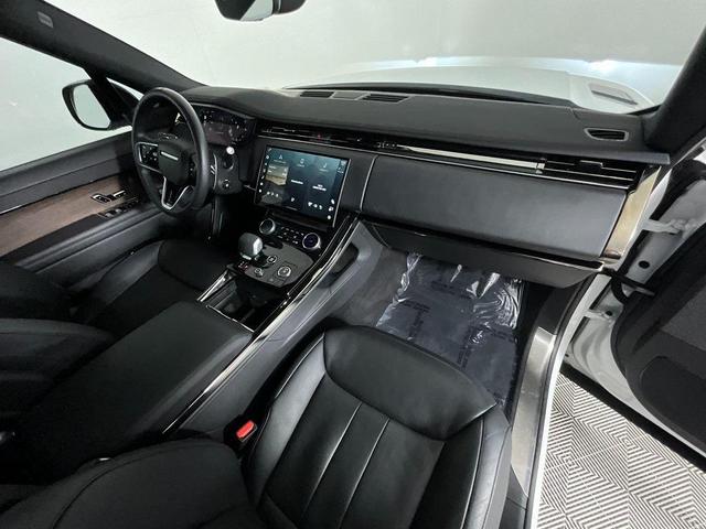 Photo of 2023 Fuji White Land Rover Range Rover Sport