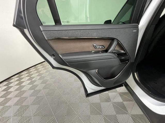 Photo of 2023 Fuji White Land Rover Range Rover Sport