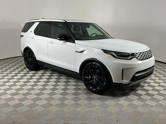 Photo of 2025 Fuji White Land Rover Discovery