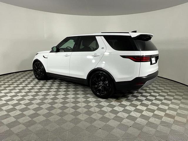 Photo of 2025 Fuji White Land Rover Discovery