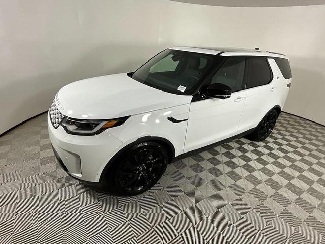 Photo of 2025 Fuji White Land Rover Discovery