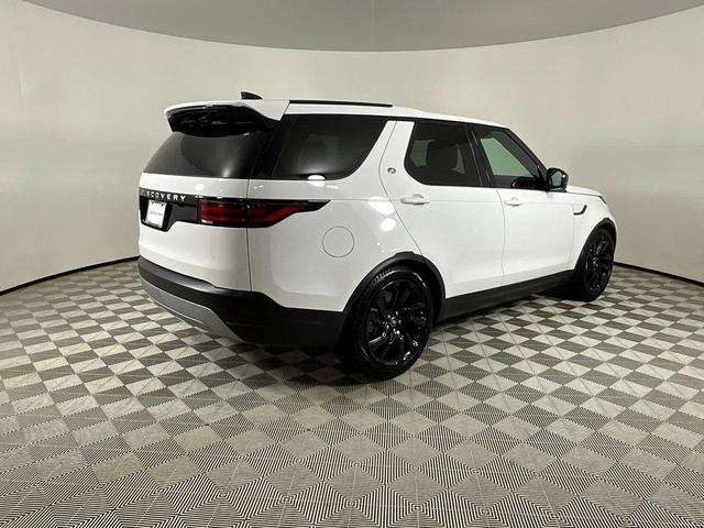 Photo of 2025 Fuji White Land Rover Discovery
