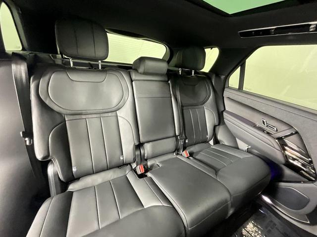 Photo of 2023 Santorini Black Metallic Land Rover Range Rover Sport