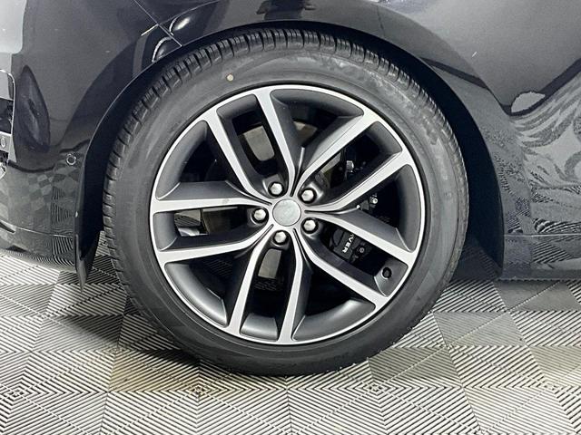 Photo of 2023 Santorini Black Metallic Land Rover Range Rover Sport
