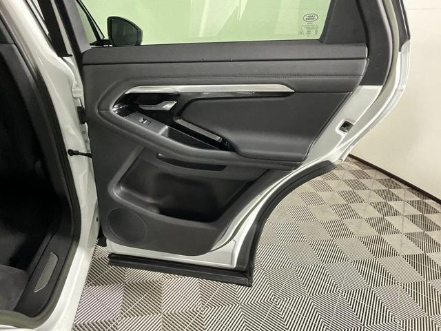 Photo of 2023 Fuji White Land Rover Range Rover Evoque