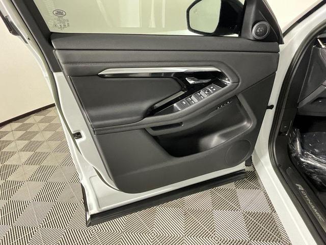 Photo of 2023 Fuji White Land Rover Range Rover Evoque