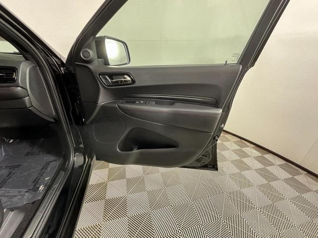 Photo of 2021 DB Black Crystal Clearcoat Dodge Durango