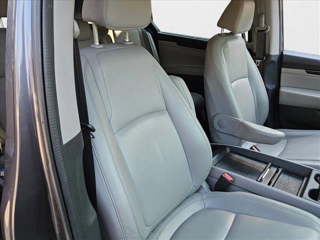 Photo of 2023 Gray Honda Odyssey