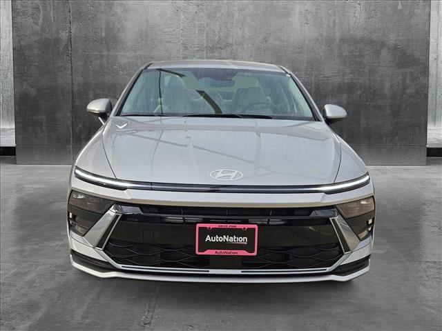 Photo of 2025 Aero Silver Hyundai SONATA