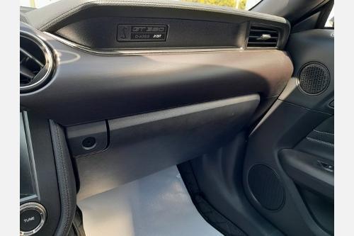 Photo of 2018 Oxford White Ford Shelby GT350