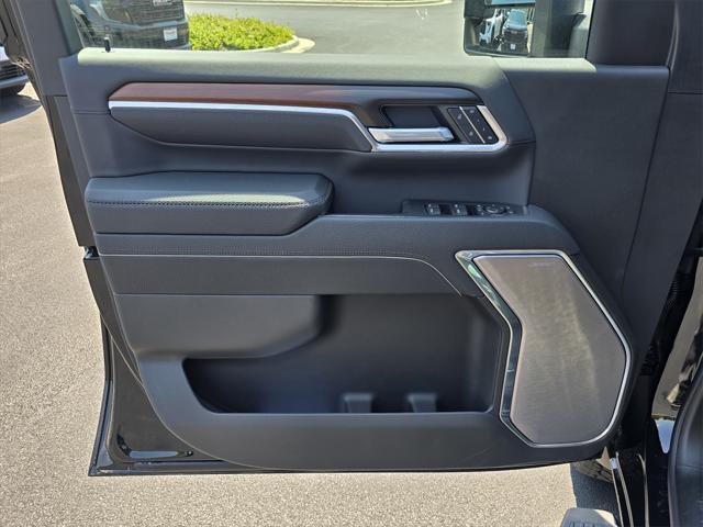 Photo of 2025 Onyx Black GMC Sierra 2500