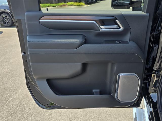 Photo of 2025 Onyx Black GMC Sierra 2500