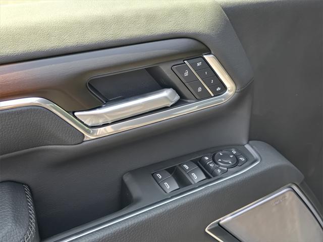 Photo of 2025 Onyx Black GMC Sierra 2500