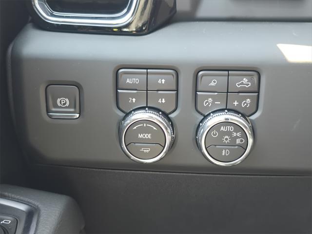 Photo of 2025 Onyx Black GMC Sierra 2500