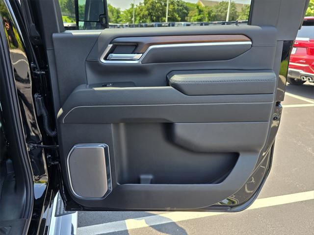 Photo of 2025 Onyx Black GMC Sierra 2500