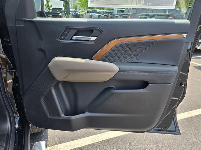 Photo of 2025 Onyx Black GMC Canyon
