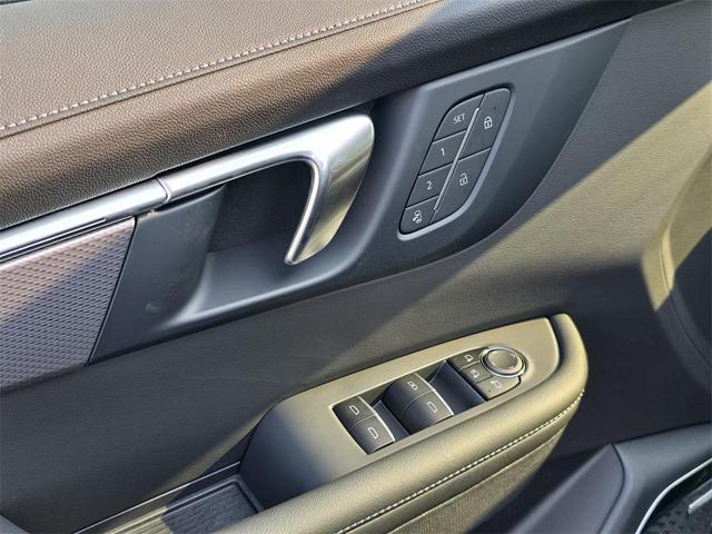 Photo of 2026 ebony twilight metallic Buick Enclave