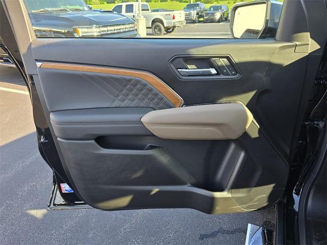 Photo of 2025 Onyx Black GMC Canyon