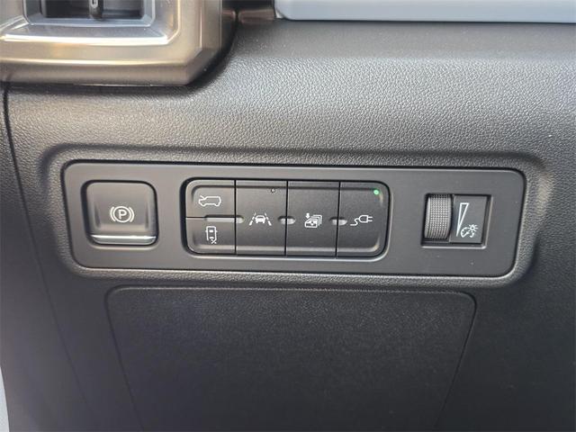 Photo of 2025 Void Black GMC HUMMER EV SUV