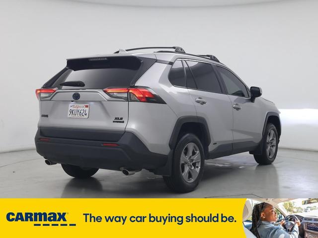 Photo of 2024 Silver Toyota RAV4 Hybrid