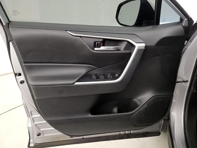Photo of 2024 Silver Toyota RAV4 Hybrid