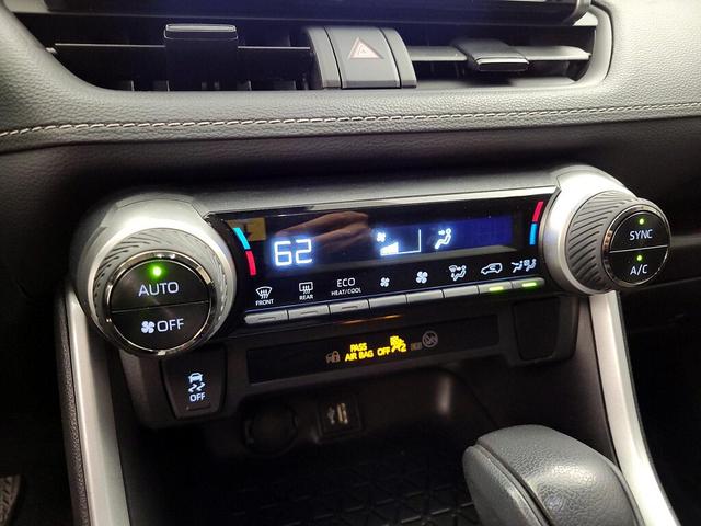 Photo of 2024 Silver Toyota RAV4 Hybrid