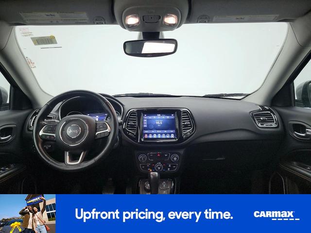 Photo of 2018 Silver Jeep Compass