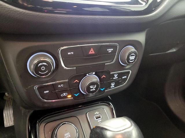 Photo of 2018 Silver Jeep Compass