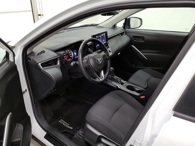 Photo of 2022 White Toyota Corolla Cross