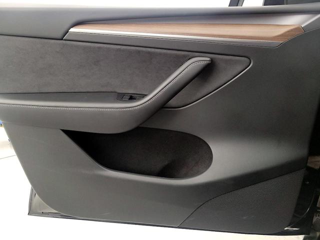 Photo of 2024 Gray Tesla Model Y