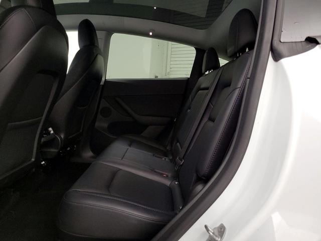 Photo of 2022 White Tesla Model Y