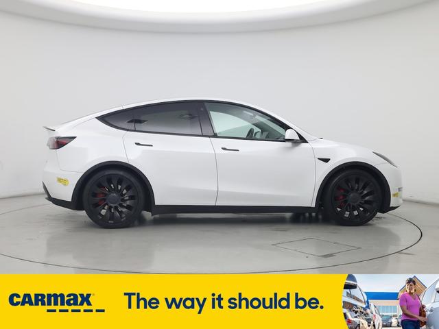 Photo of 2022 White Tesla Model Y