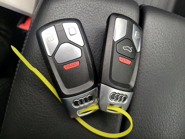 Photo of 2018 Black Audi Q7