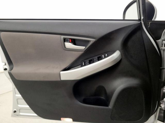 Photo of 2014 Silver Toyota Prius