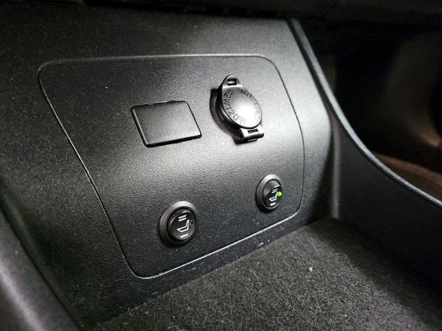 Photo of 2014 Silver Toyota Prius