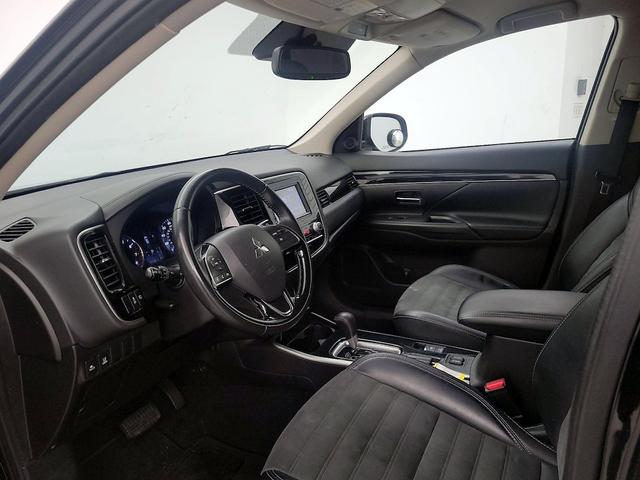 Photo of 2020 Black Mitsubishi Outlander