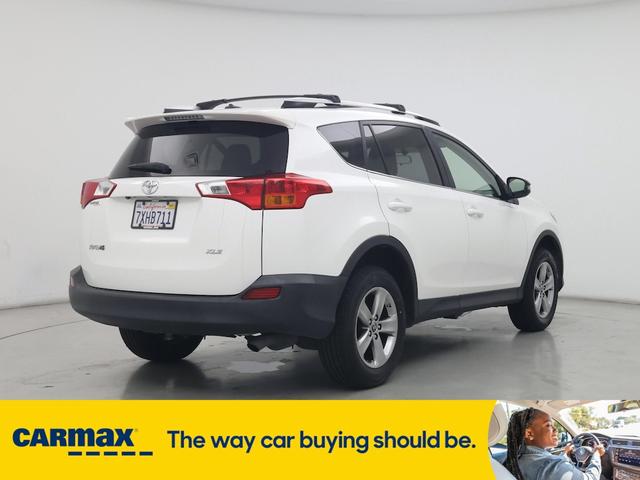 Photo of 2015 White Toyota RAV4
