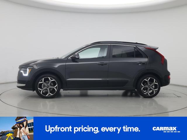 Photo of 2023 Gray Kia Niro