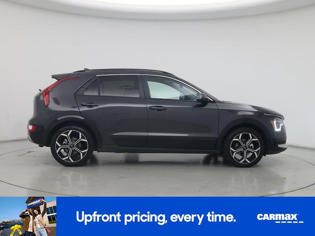 Photo of 2023 Gray Kia Niro