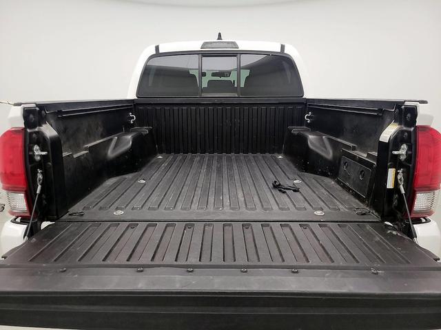 Photo of 2021 White Toyota Tacoma