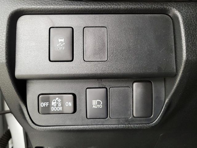 Photo of 2021 White Toyota Tacoma