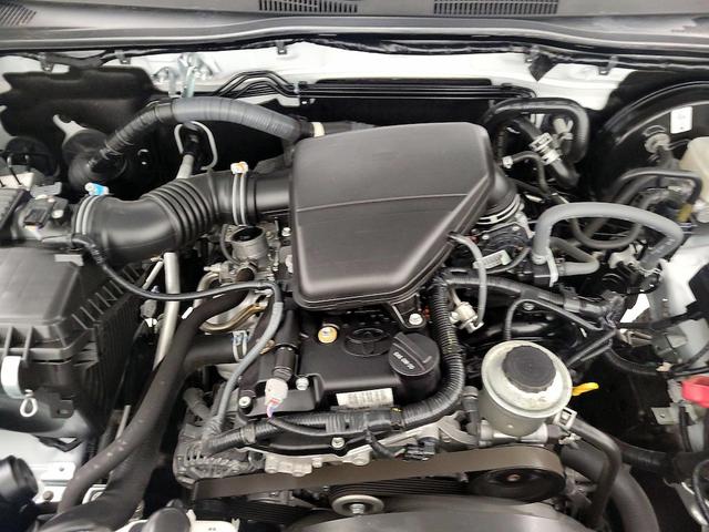 Photo of 2021 White Toyota Tacoma