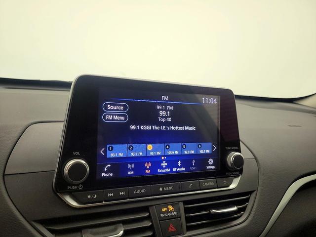 Photo of 2022 Black Nissan Altima