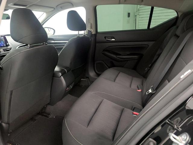 Photo of 2022 Black Nissan Altima