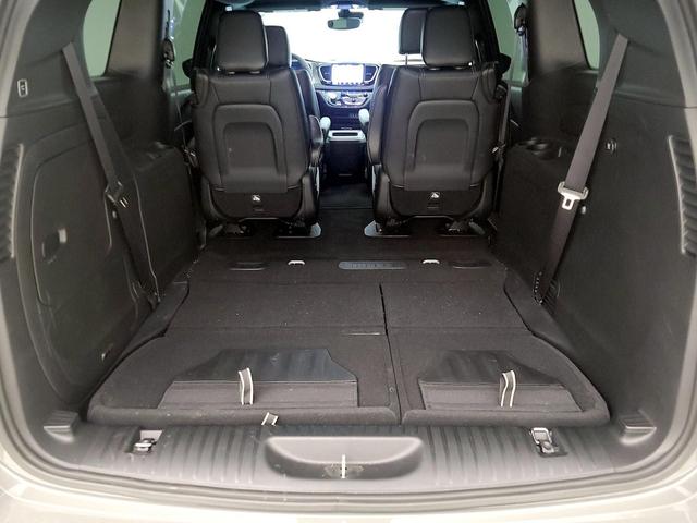 Photo of 2025 Gray Chrysler Pacifica Hybrid