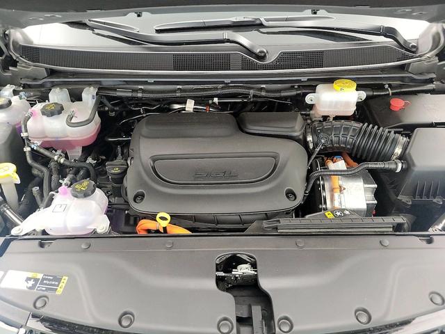 Photo of 2025 Gray Chrysler Pacifica Hybrid