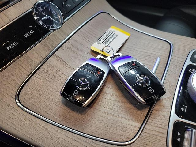 Photo of 2019 Blue Mercedes-Benz E-Class