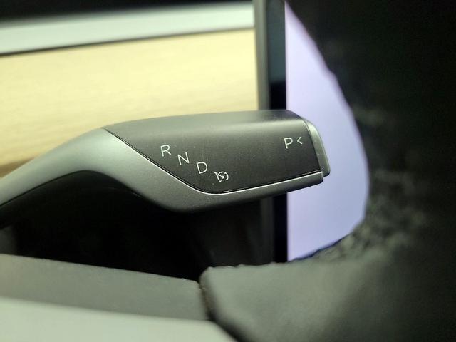 Photo of 2022 Black Tesla Model 3