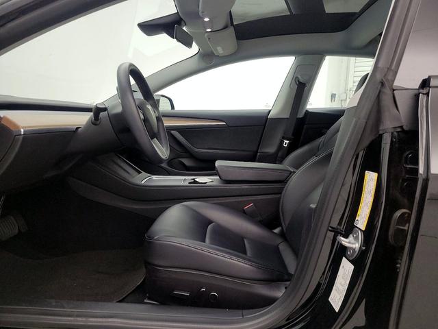 Photo of 2022 Black Tesla Model 3